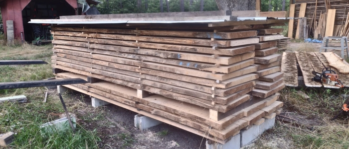 stack lumber with airflow